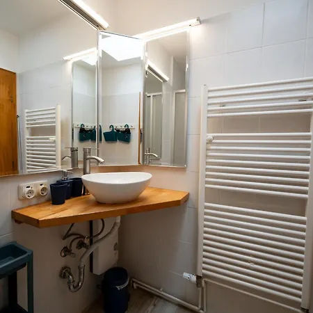 Herberts Kleine شقة داهم